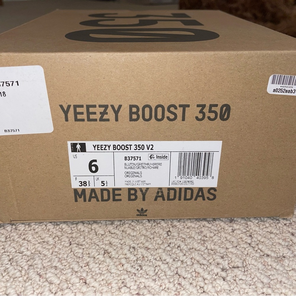 Yeezy Boost 350 size 6 blue